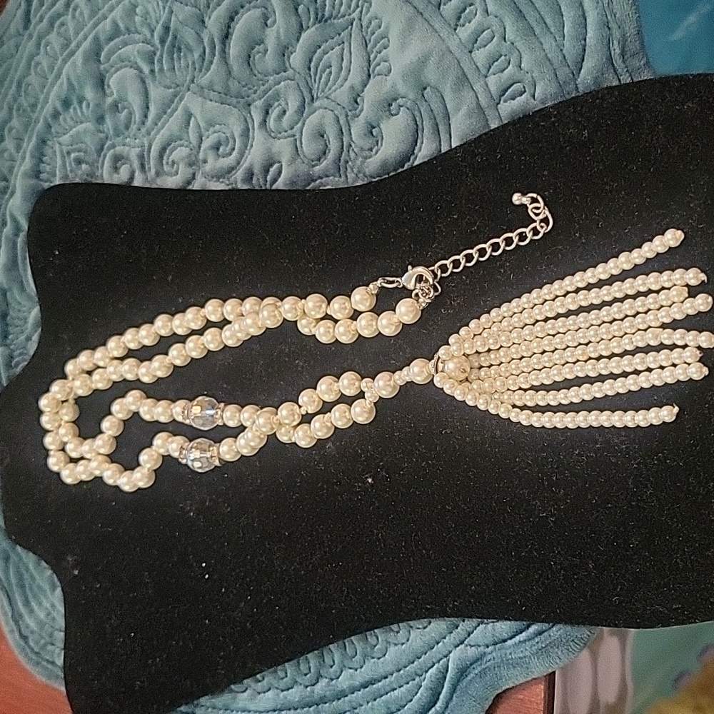 Vintage peals necklace